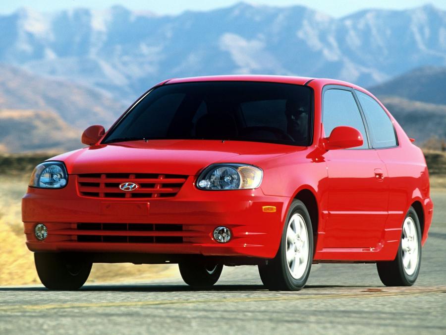 Hyundai Accent 3-Door 2003 года  (US) (фото 3 из 10)